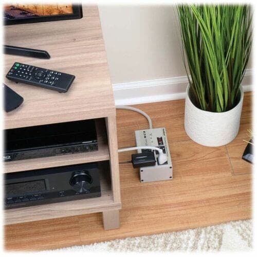 4 OUTLET ISOBAR SURGE PROTECTOR METAL 6 FT CORD 3330 JOULES 120V