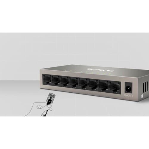 8-PORT GIGABIT ETHERNET SWITCH .